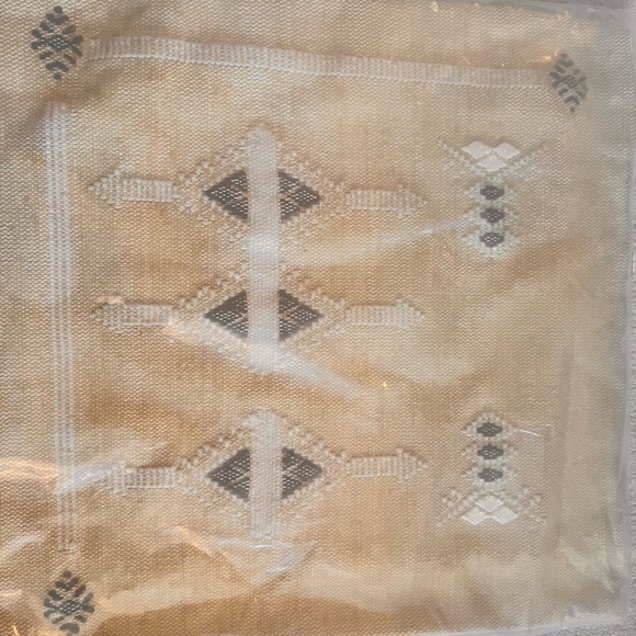 Set of 4 Hand Embroidered Pillow Shams - Picture 3 of 5